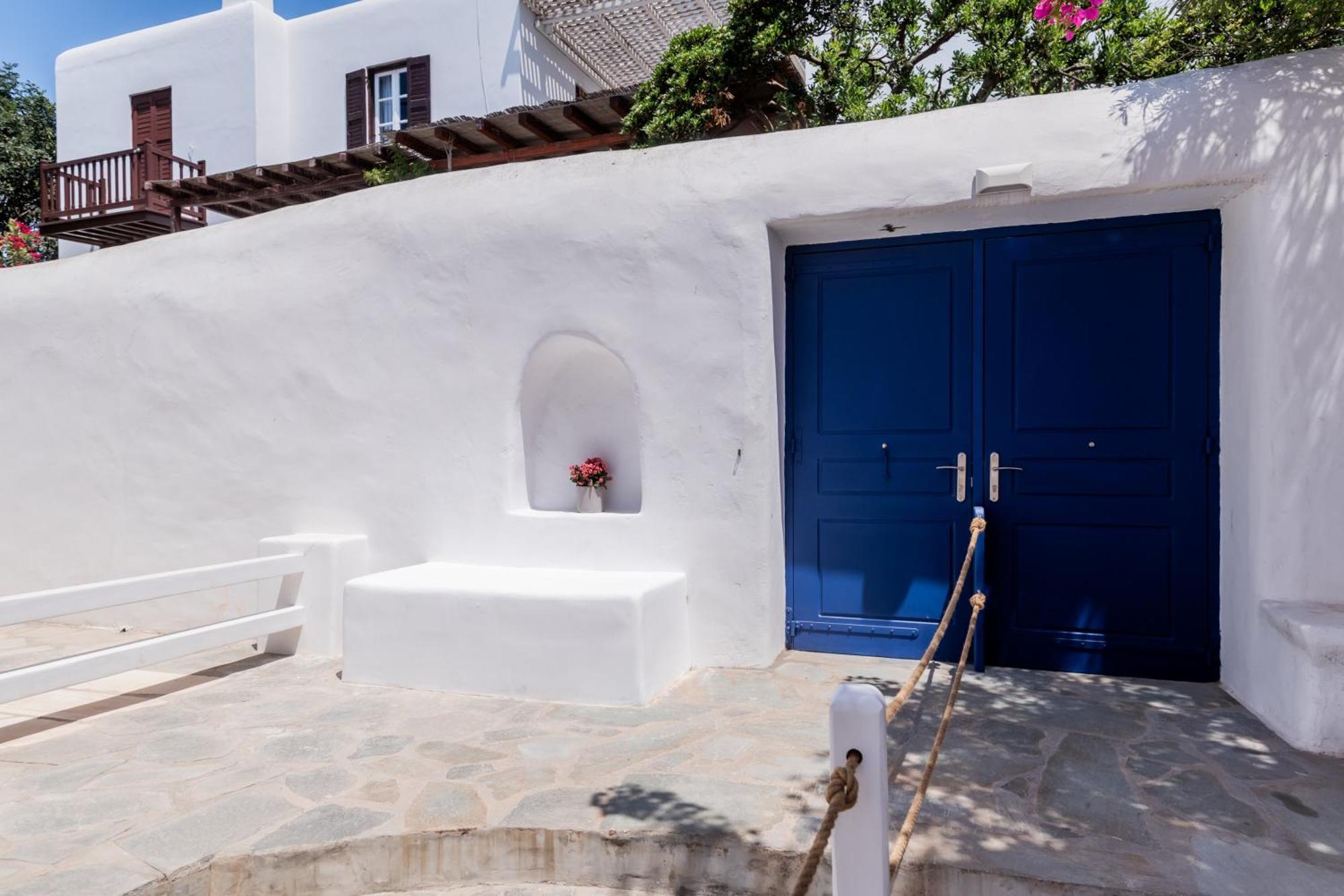 Olive Tree & Capari Mykonos Town Homes & Apartments With Pool! Exterior photo